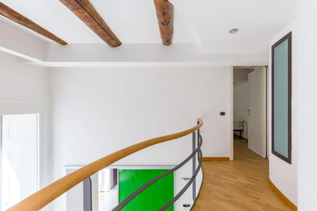 Design & Studio Duplex At National Museum Naples Apartment