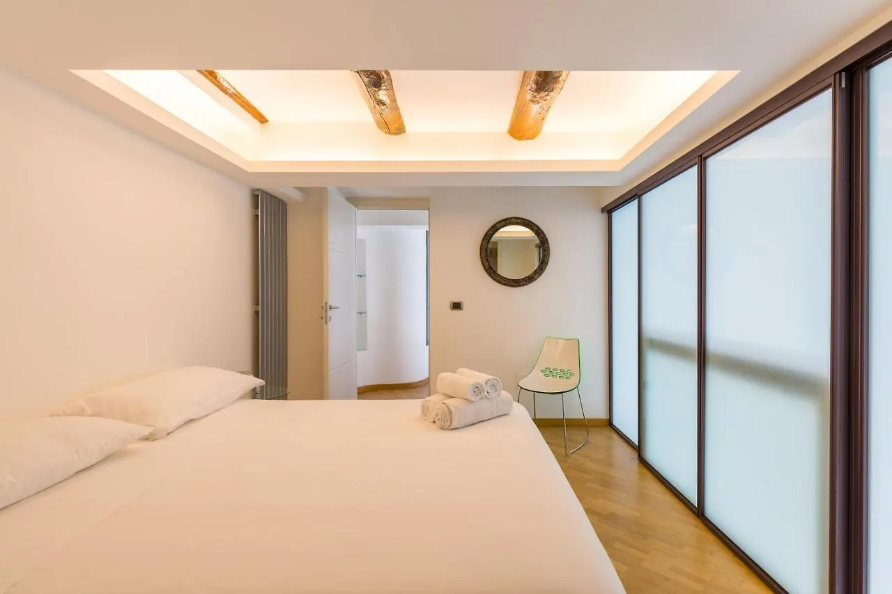 Design & Studio Duplex At National Museum Naples