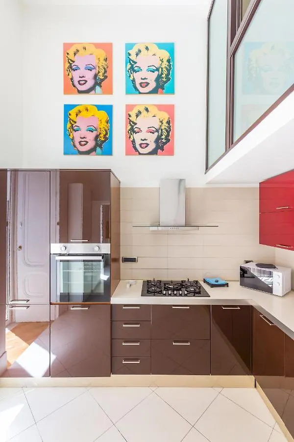 Design & Studio Duplex At National Museum Naples